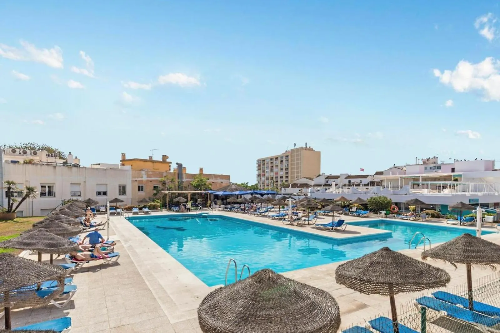 Nogalera Rainbow 2-Bedroom Apartment, Pool And Parking By Namaste Elite Torremolinos