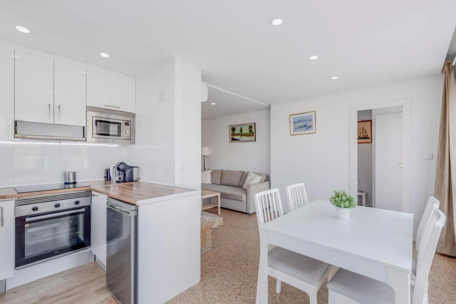 Nogalera Rainbow 2-Bedroom Apartment, Pool And Parking By Namaste Elite Torremolinos Spain