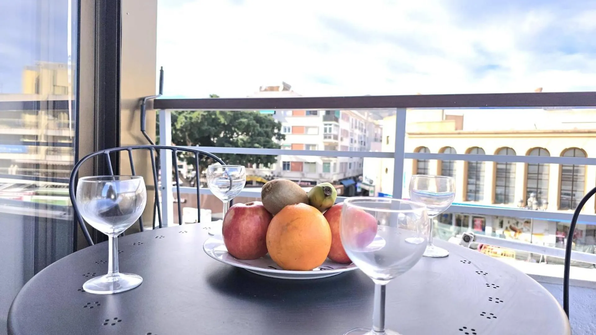 Nogalera Rainbow 2-Bedroom Apartment, Pool And Parking By Namaste Elite Torremolinos