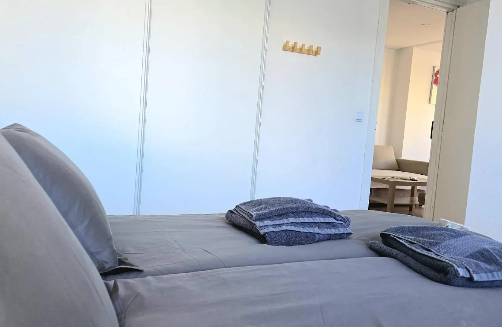 Nogalera Rainbow 2-Bedroom Apartment, Pool And Parking By Namaste Elite Torremolinos